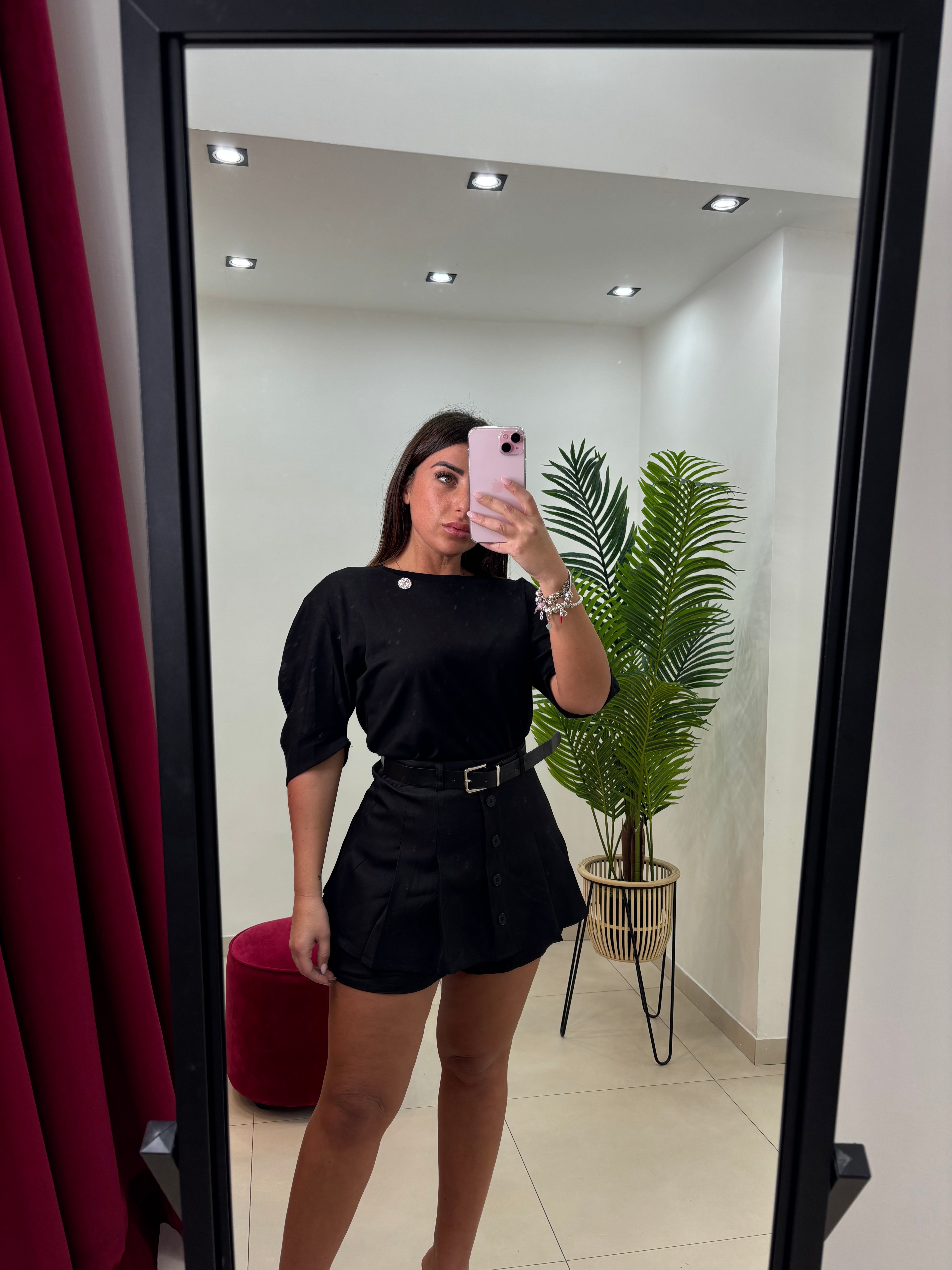 T-shirt Sbuffo Monique Nera